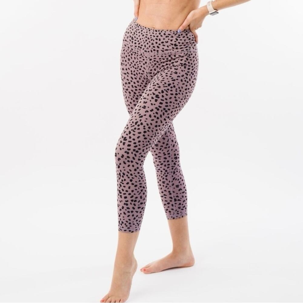 ZYIA ACTIVE Lilac Jaguar Fit N Free Hi-Rise 7/8 Workout Gym Yoga Leggings Size 2